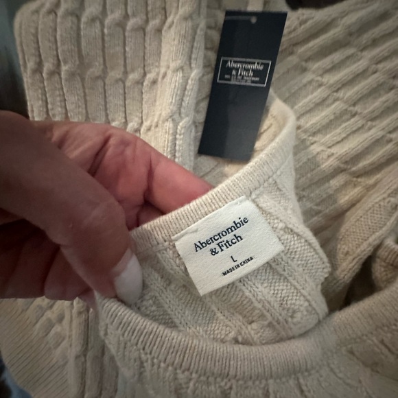 NWT abercrombie & Fitch beige halter cold shoulder sweater -crop style - Picture 7 of 8
